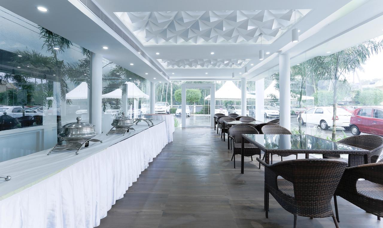 Treebo Trend Al Saj Convention Centre Kazhakuttam 外观 照片