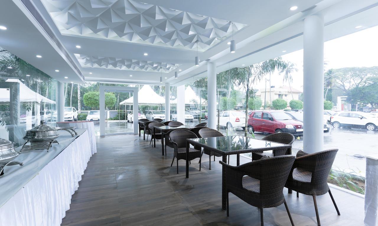Treebo Trend Al Saj Convention Centre Kazhakuttam 外观 照片