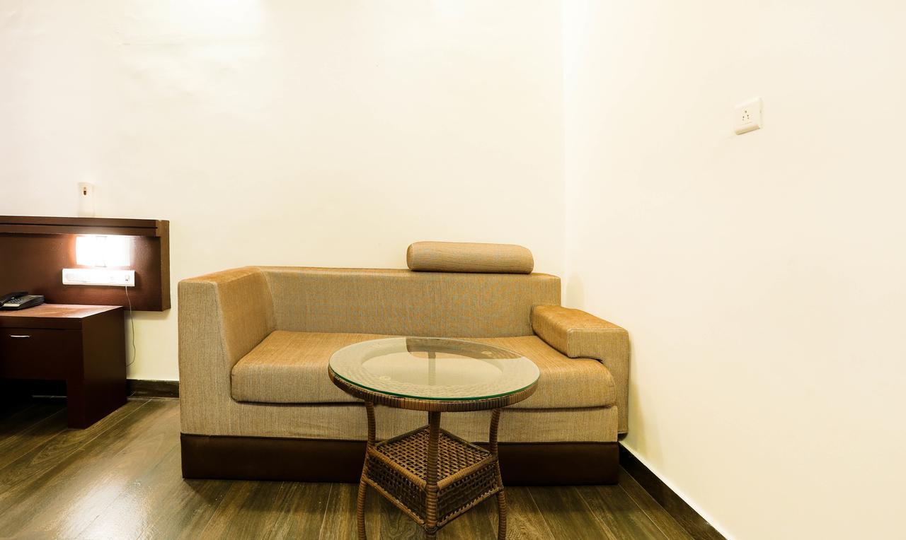 Treebo Trend Al Saj Convention Centre Kazhakuttam 外观 照片